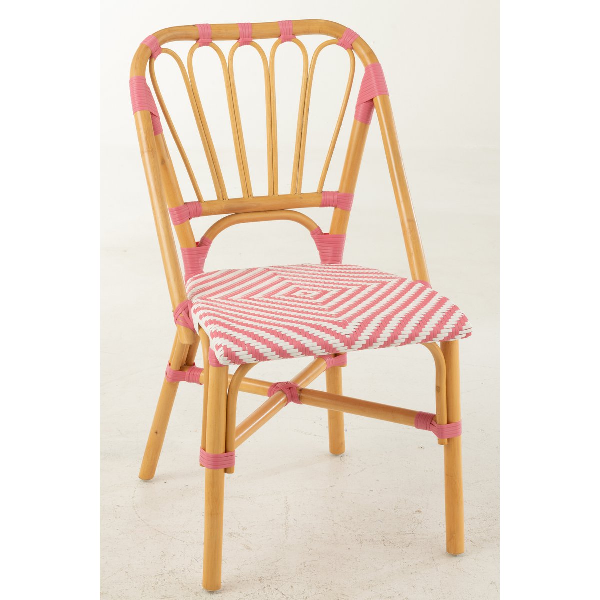 Chaise J-Line Liline en rose, vue latérale
