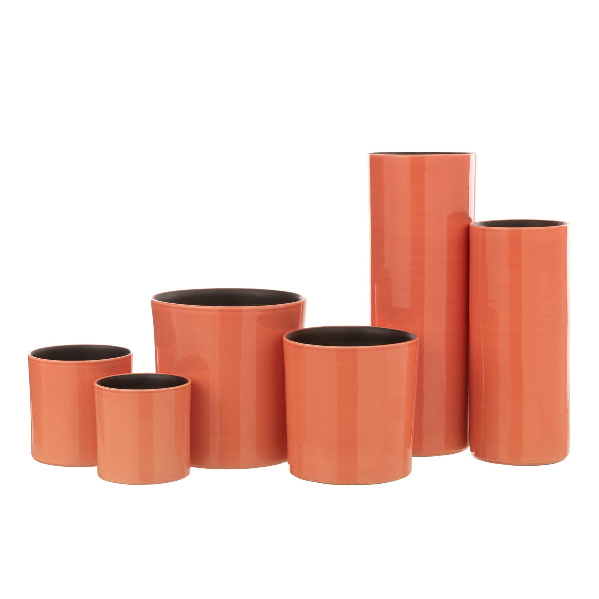 Vase J-Line Flek, mise en scène dans un salon moderne