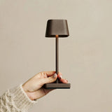 Lot de 8 lampes de table rechargeables marron moka avec station