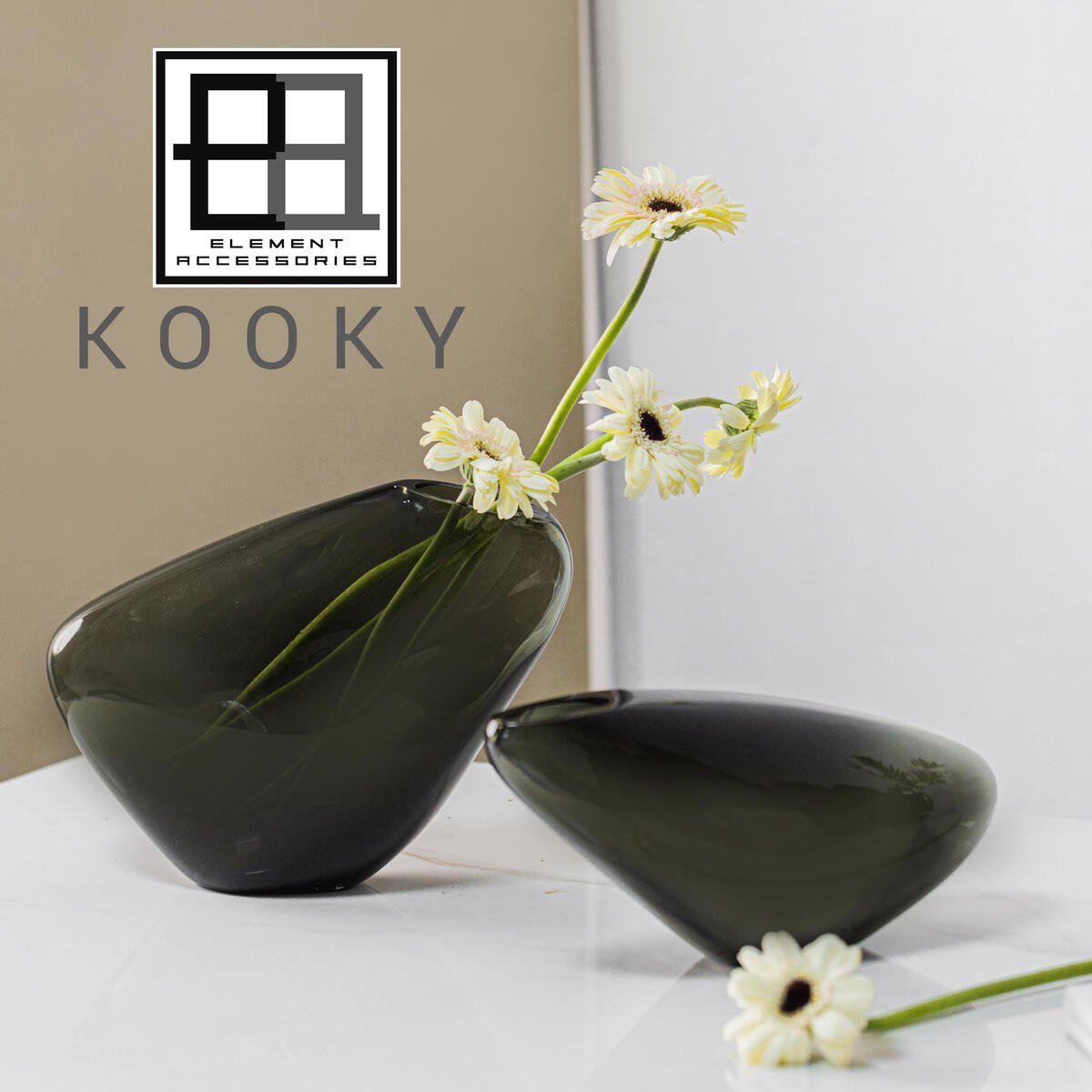 Vase en verre KOOKY13GR avec design organique et couleur grise