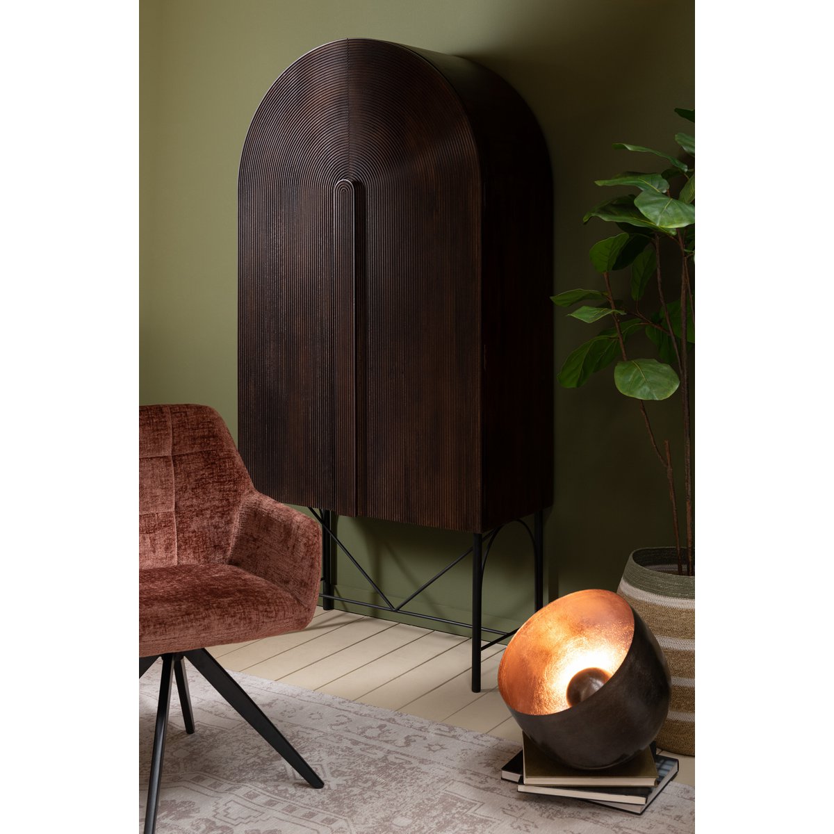 Chaise Louna, vue d'ensemble dans un salon