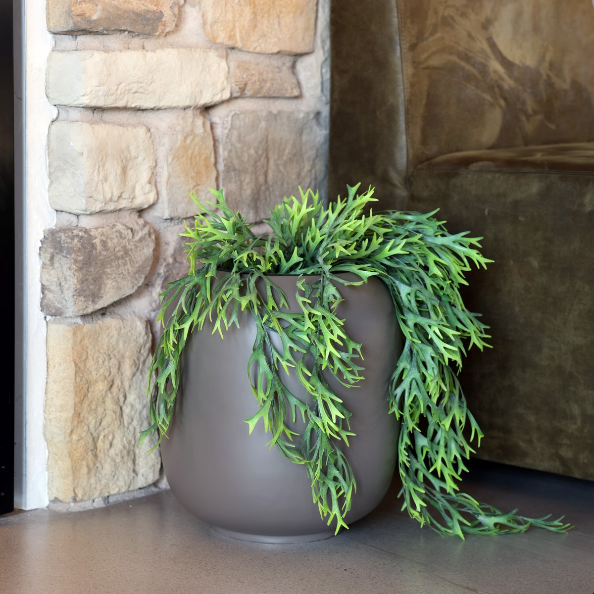 Cache-pot en fibre de pierre beige taupe
