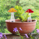 Brochettes Mantar sur une table de jardin
