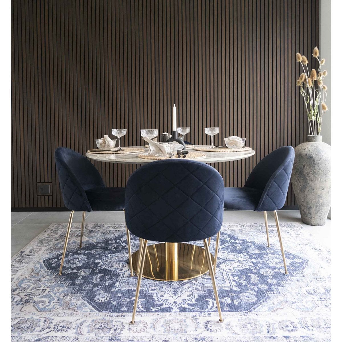Tapis Havana bleu 160x230 cm en situation dans une chambre