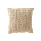 Coussin Miami Outdoor J-Line disposé sur un mobilier de jardin moderne