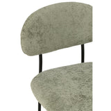 Chaise J-Line dans un intérieur contemporain