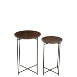 Vue rapprochée des tables d'appoint rondes J-Line en bois et métal