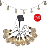 Chaîne lumineuse LED sur une pergola