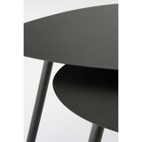 Tables d'appoint noires dans un intérieur contemporain