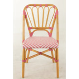 Détail du design de la chaise J-Line Liline en rose