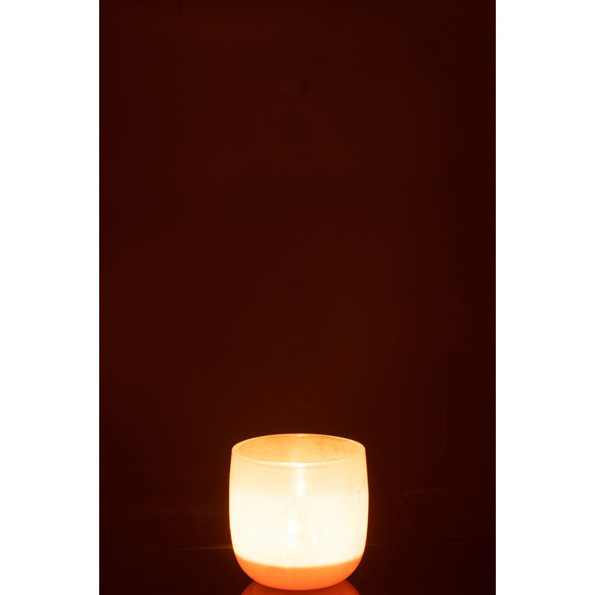 Détail du vase J-Line Corrie, finition en verre corail