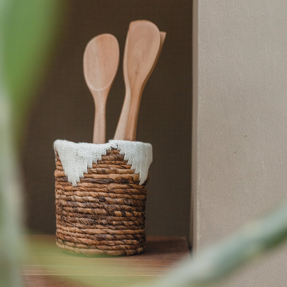 Panier MENIK en jonc de mer, parfait pour les plantes
