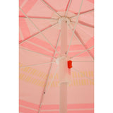Détail du mât en acier du parasol rayé rose clair