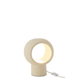 Vue rapprochée de la texture en céramique beige de la lampe J-Line