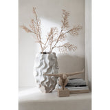 Vase Aave J-Line décoré avec des fleurs pour une ambiance chaleureuse