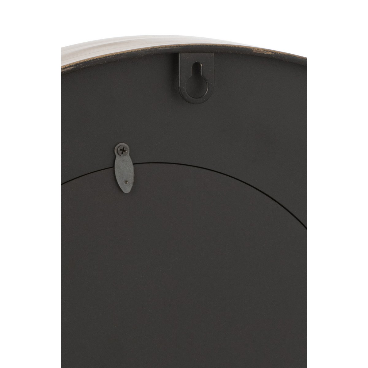 Horloge J-Line installée dans un salon moderne