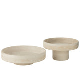 Plateau Olina J-Line en ciment crème sur une table décorée