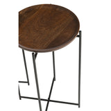 Détail du design élégant des tables d'appoint J-Line en mangohout