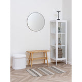 Détail du tissu blanc du pouf Medford, texture douce