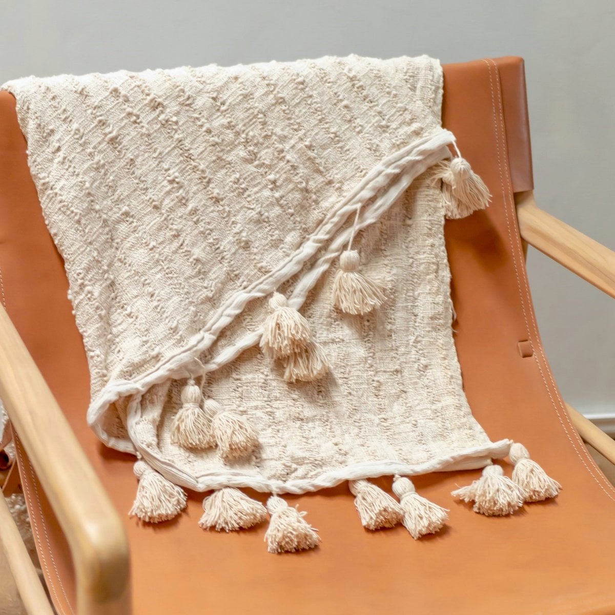 Couverture Boho en coton beige avec pompons, 110x200 cm