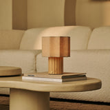 Lampe de table rechargeable en bois clair marron