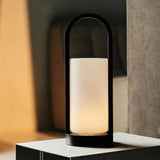 Lampe de table rechargeable en bois marron foncé Evie