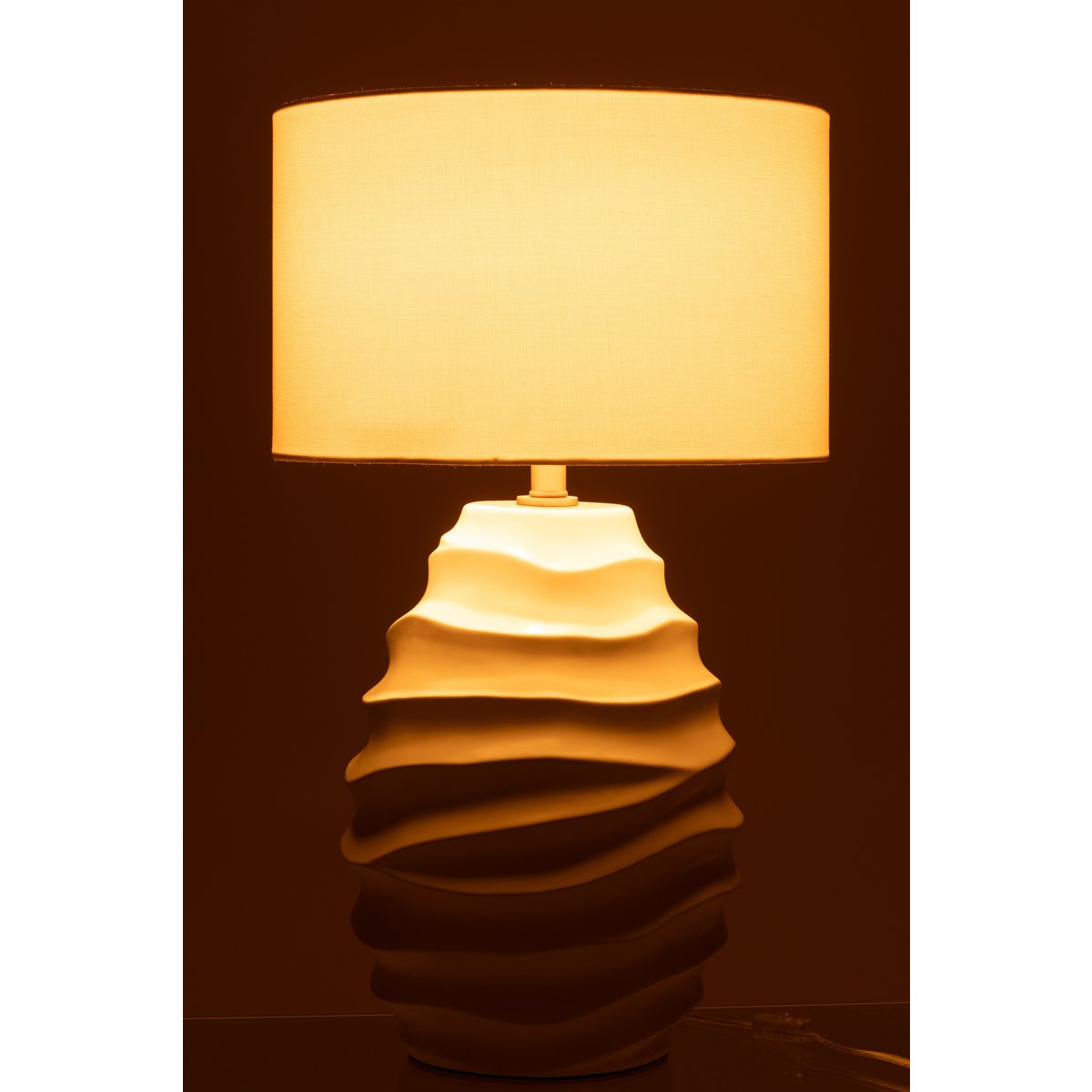 Vue latérale de la lampe J-Line Golf en céramique blanche