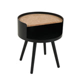 Vue de côté de la table d'appoint scandinave