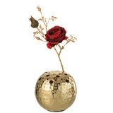 Vase Ball doré de J-Line, détail des trous artistiques