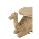 Table d'appoint J-Line dans un salon moderne, ambiance chaleureuse
