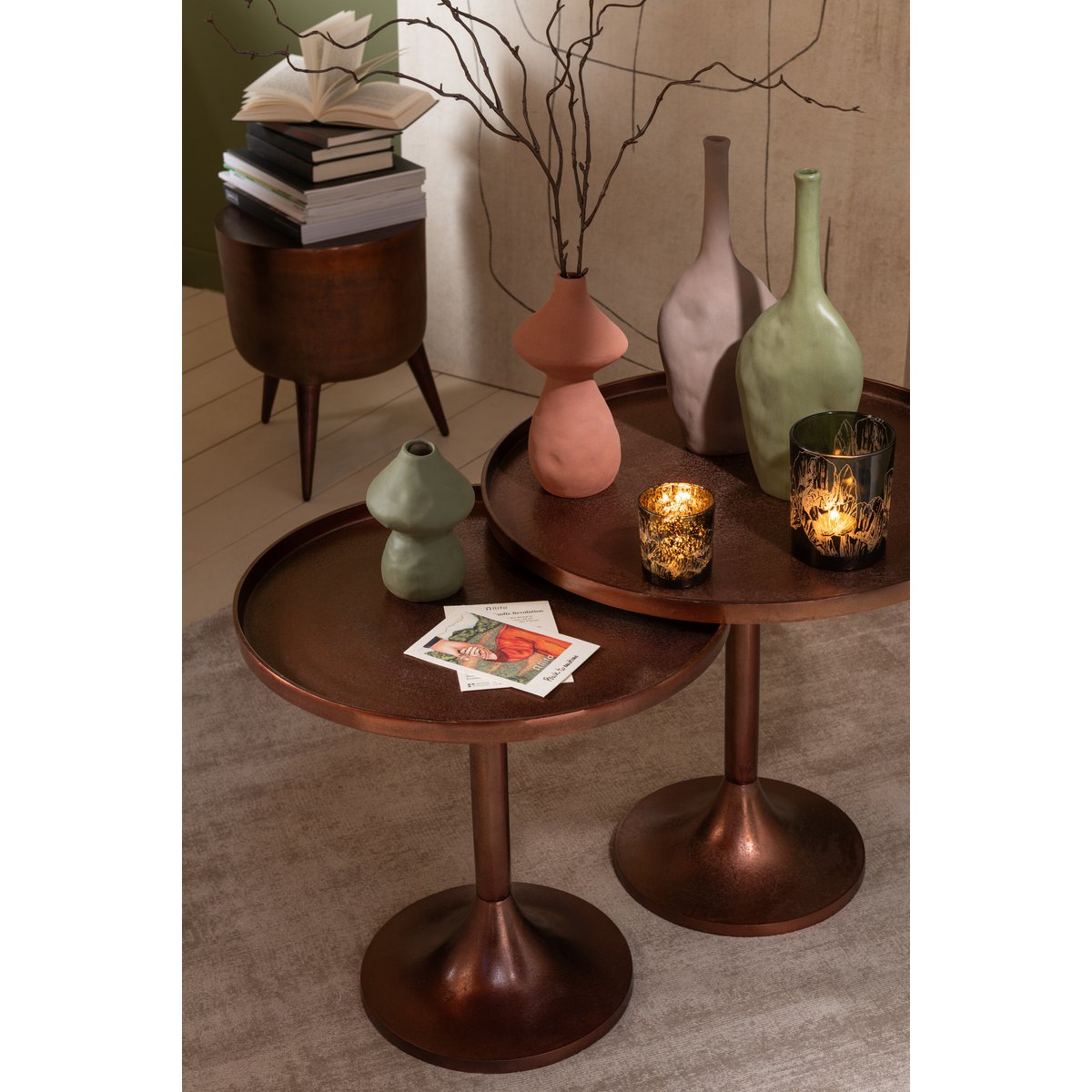 Set Van J-Line - Tables en aluminium brons dans un décor contemporain