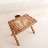 Grand tabouret en bois INDRA (beige) en Trembesi avec une surface d'assise en papier recyclé tissé