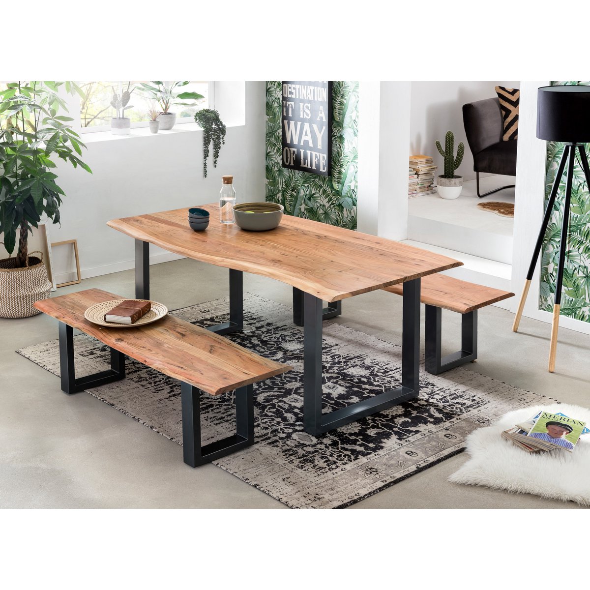 Banc en situation dans une salle à manger moderne