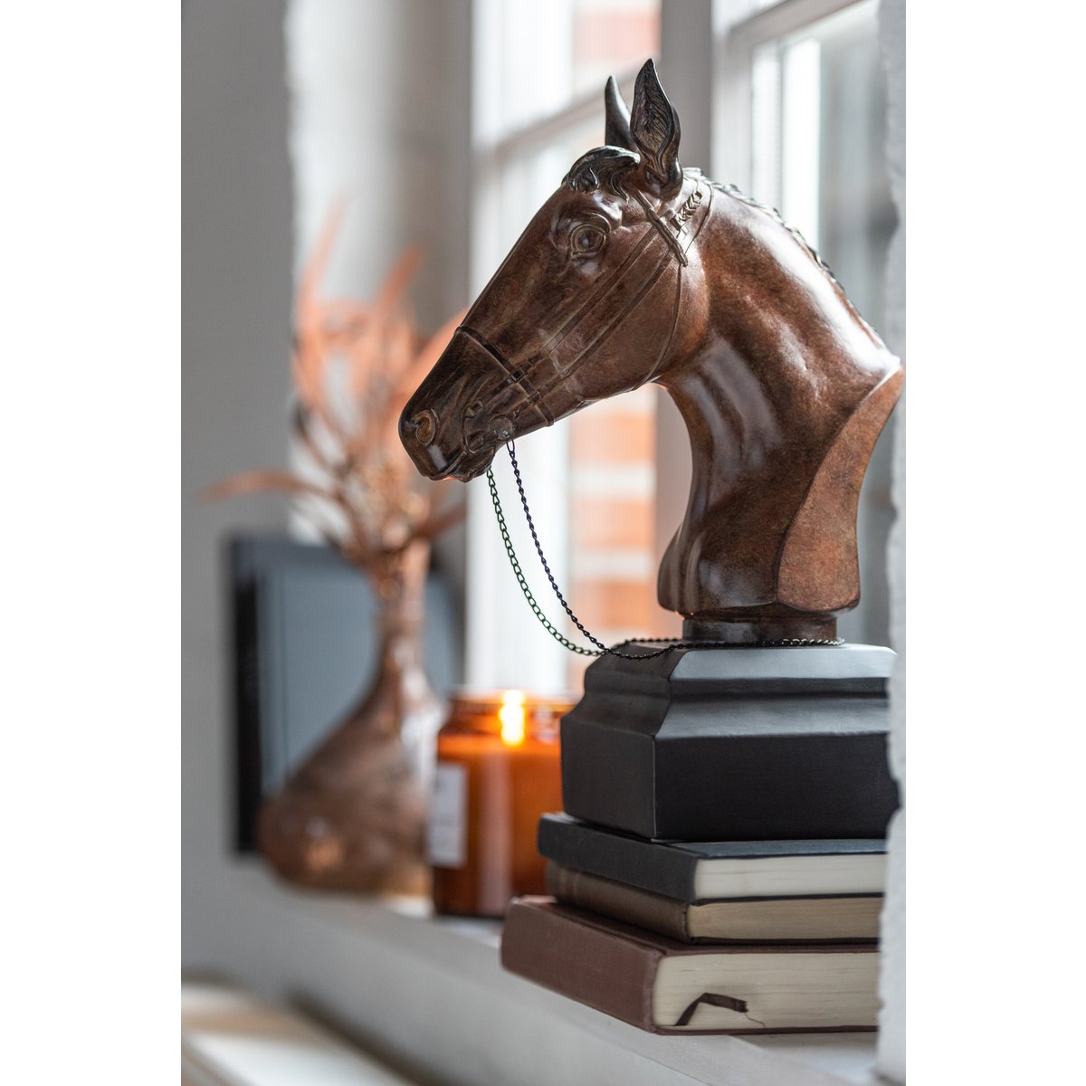 Tête de cheval J-Line en polyrésine marron, vue latérale