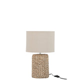 Lampe J-Line Dik Braecht dans un salon moderne, ambiance chaleureuse