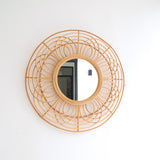 Miroir rond en rotin 58 cm avec motif floral délicat