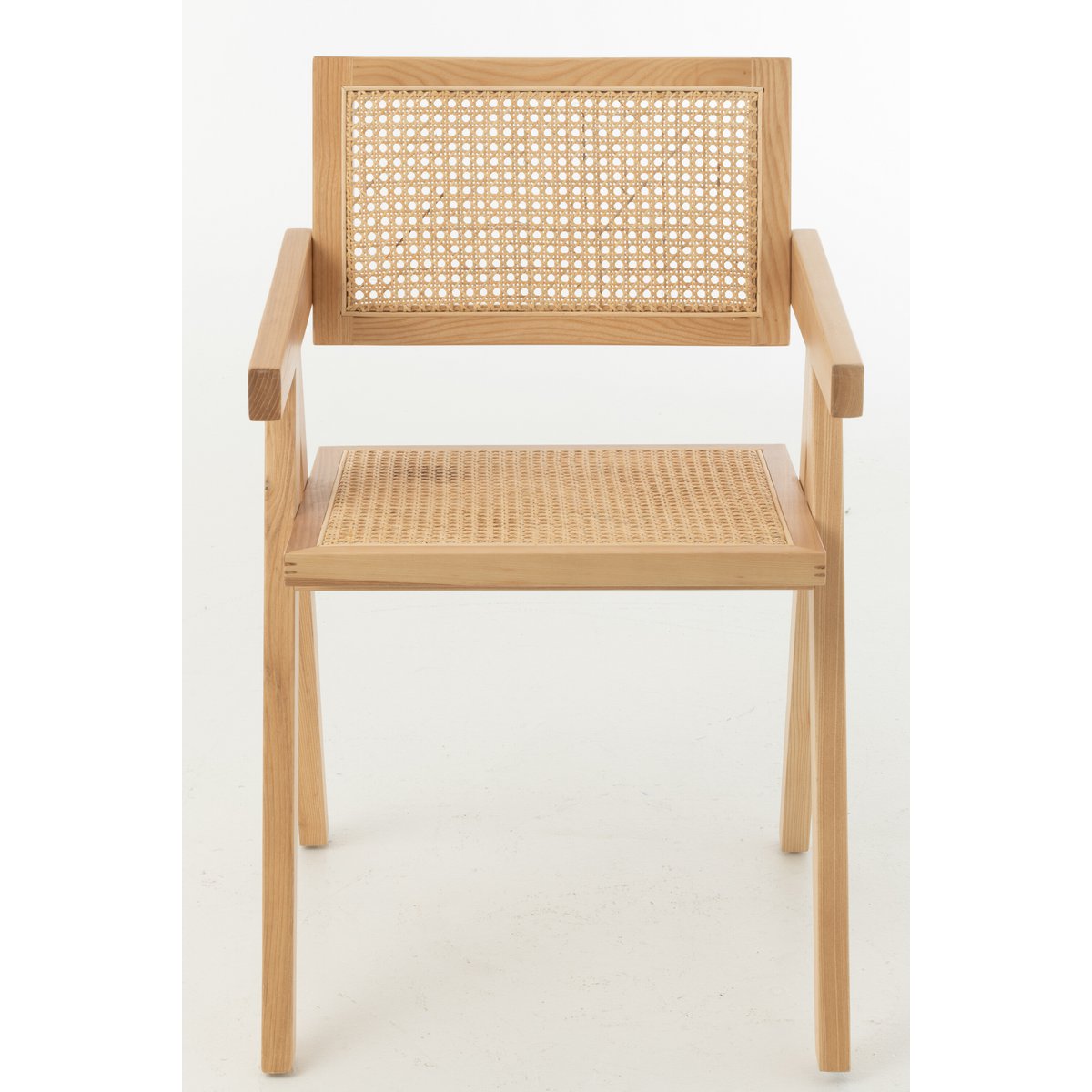 Détail du tressage en rotin de la chaise Treillis J-Line