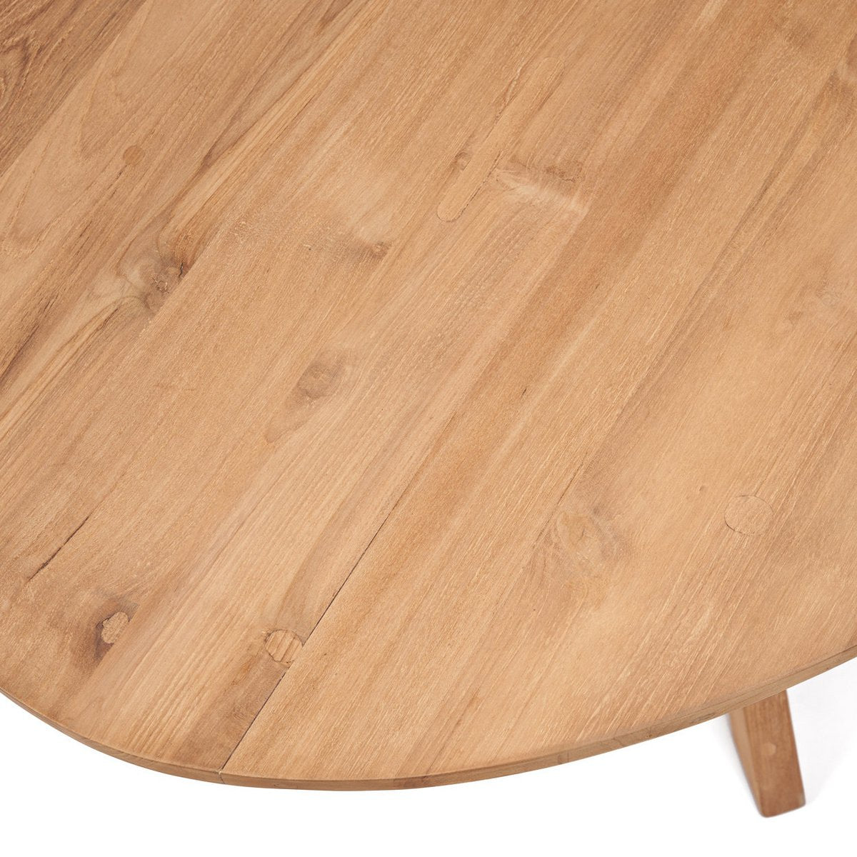 Table Kulala mise en scène avec des chaises en style bohème