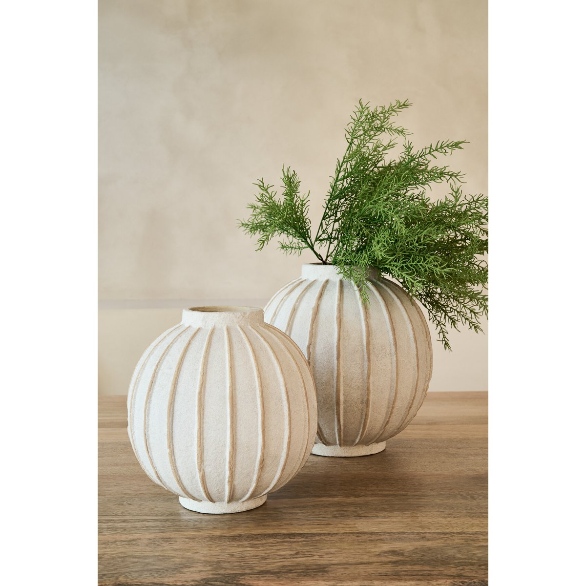 Vase J-Line Ball Stripe, détail des rayures en céramique