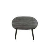 Détail du bois noir de la table d'appoint J-Line