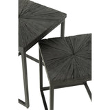 Détail du plateau en bois de la table Shanil