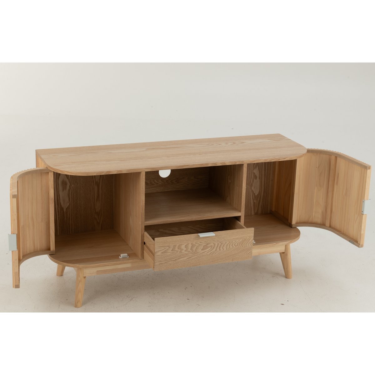 Armoire J-Line Round dans un décor moderne