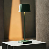Lampe de table rechargeable verte Wouter Sage