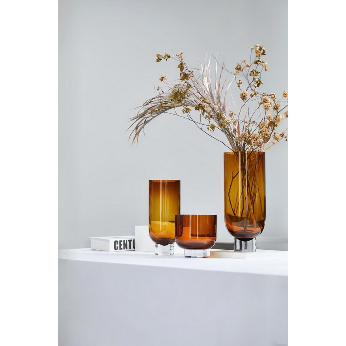 Vase bas OMAHA, vue de près montrant les nuances de couleur du verre.