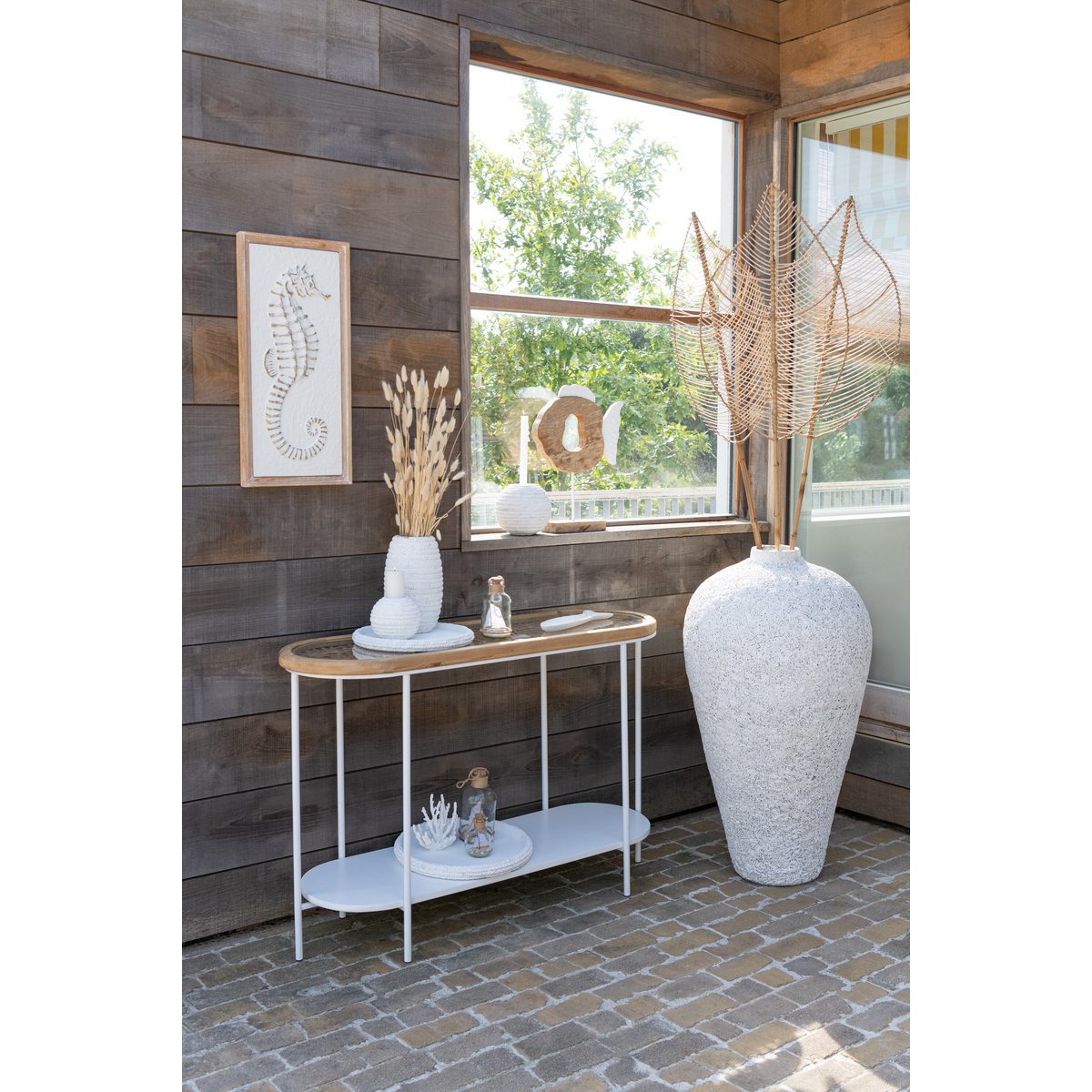 Console Épicéa et métal blanc dans un intérieur chic