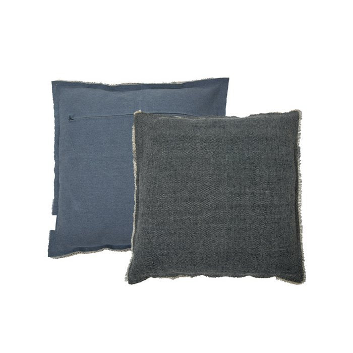 Détail du coussin Porto bleu délavé, texture coton douce