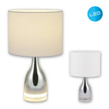 Détail du pied en métal chromé de la lampe Cosima