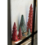 Sapin de Noël Cône J-Line sur une table décorée
