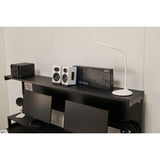Bureau avec accessoires de décoration