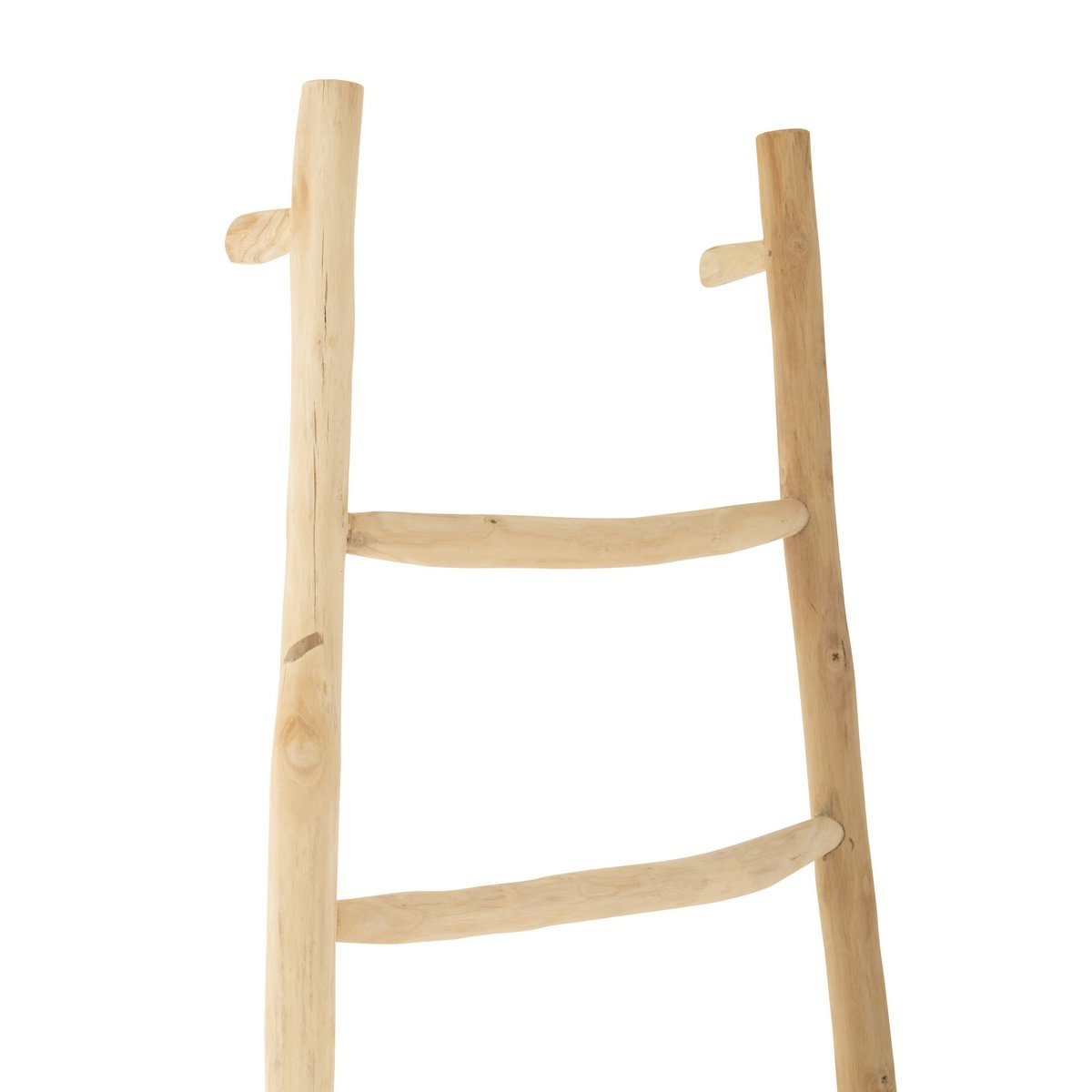 Échelle décorative J-Line dans un salon au style scandinave